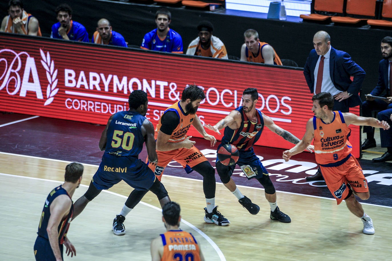 Fotos: Las mejors imágenes del Valencia Basket - Kirolbet Baskonia