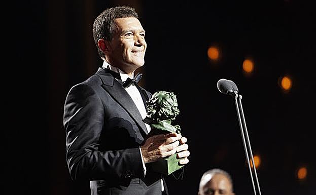 Antonio Banderas tiene el Goya de Honor y el de mejor actor protagonista, que recibió en la última edición por 'Dolor y gloria'.