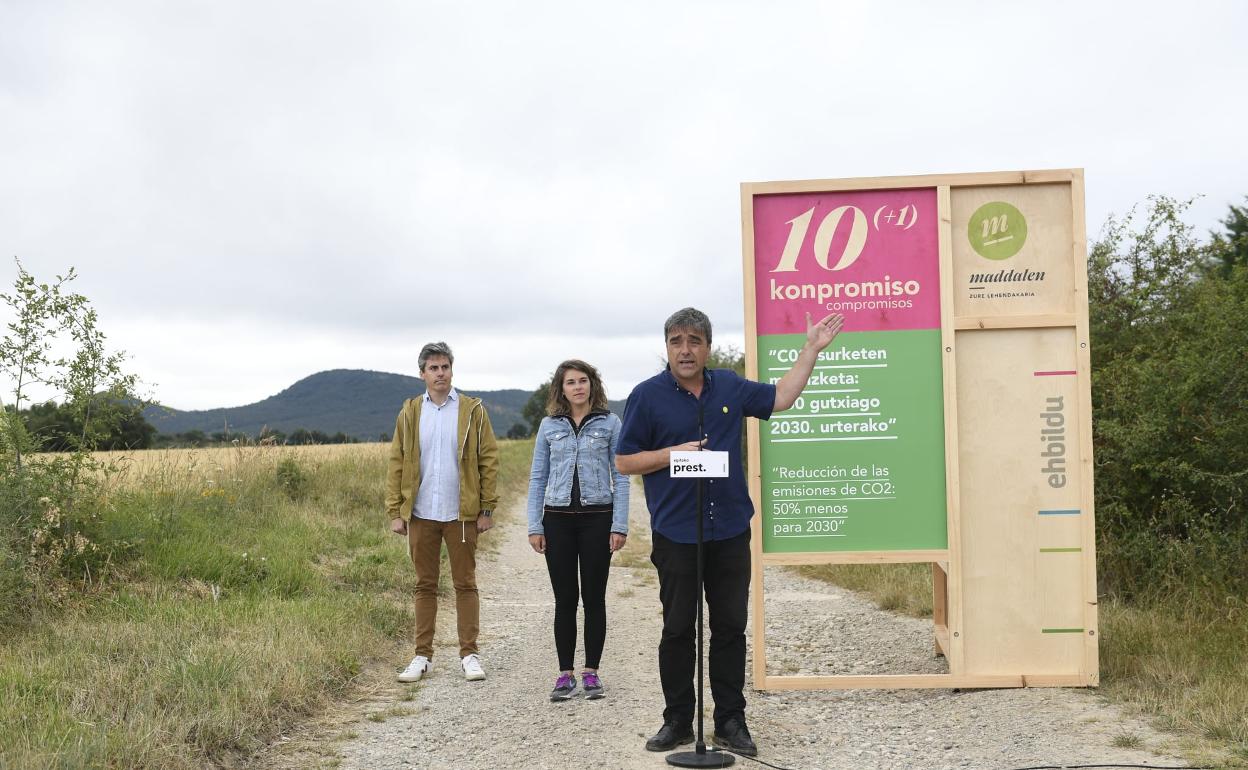 Mikel Otero, cabeza de lista de Bildu por Álava, este jueves en Subijana.