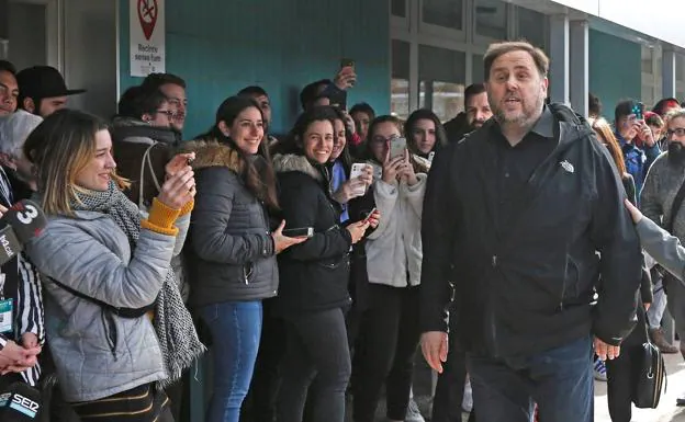 Oriol Junqueras, en una de sus salidas de prisión. 