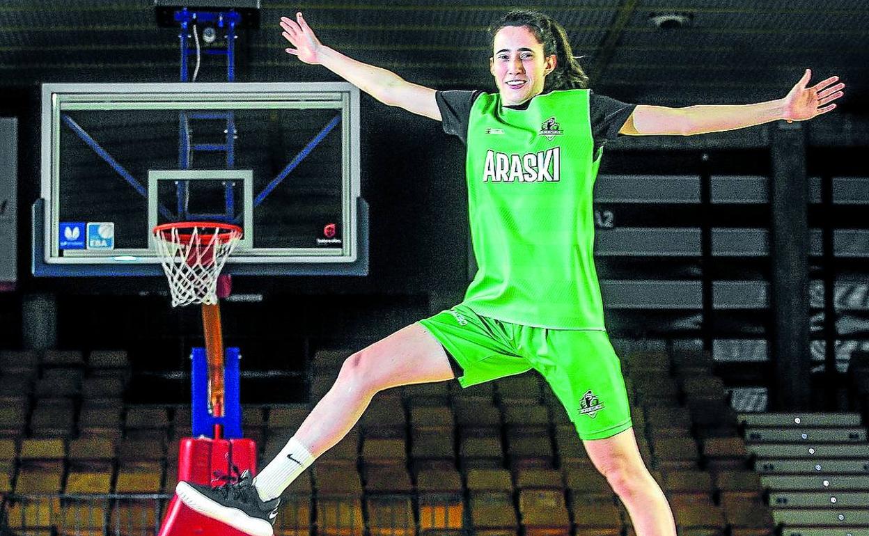 Cristina Molinuevo ya ha vuelto a entrenar para afrontar la que será su quinta temporada en Liga Femenina. 