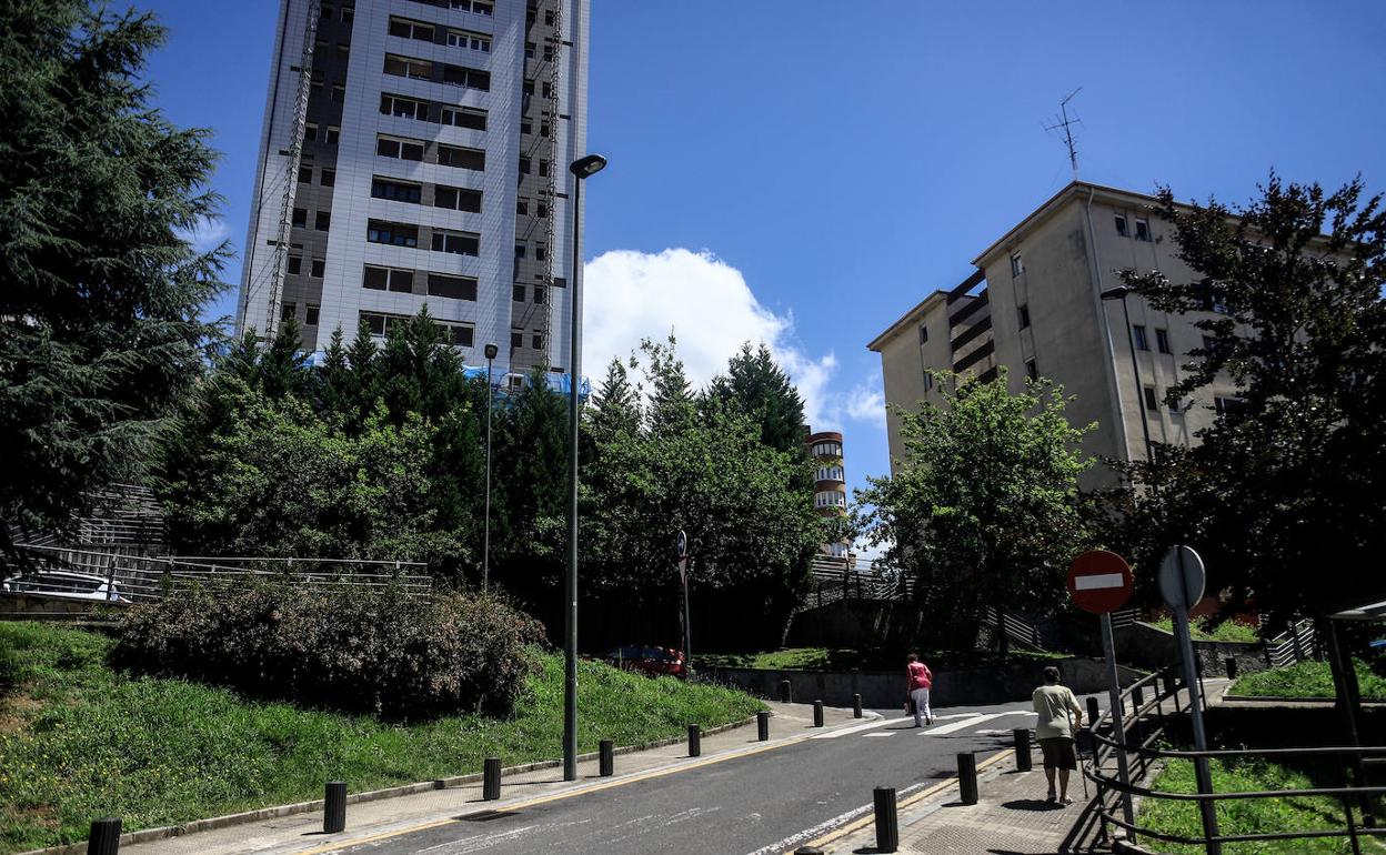 Vista de la calle Txotena del barrio de Otxarkoaga.