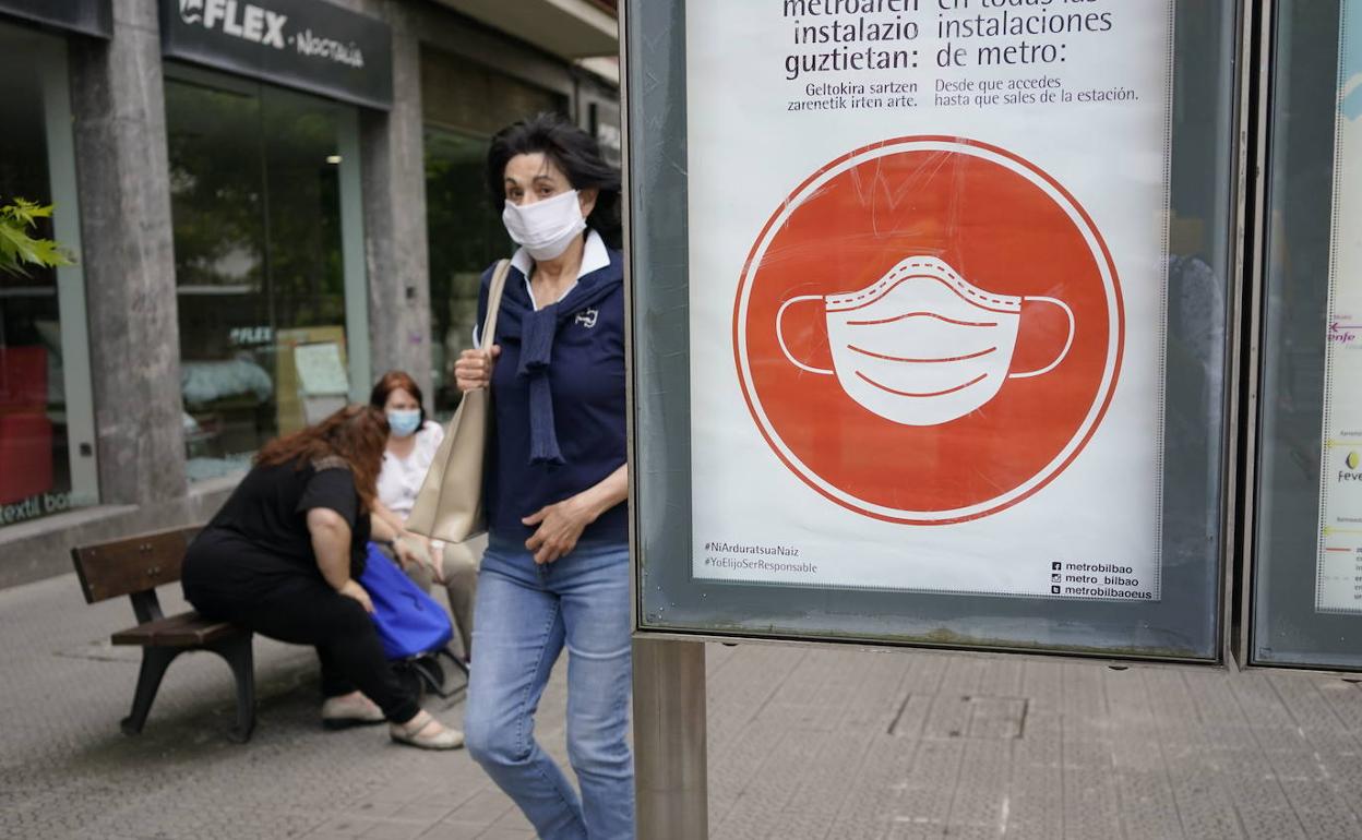 Atutxa pide responsabilidad en el uso de la mascarilla porque, si no, «nos tendrán que obligar a llevarla»
