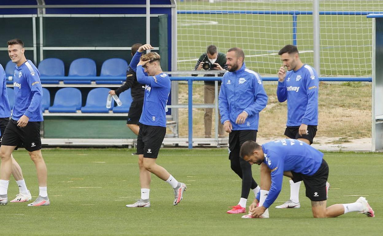 Los jugadores albiazules, en el último entrenamiento. 