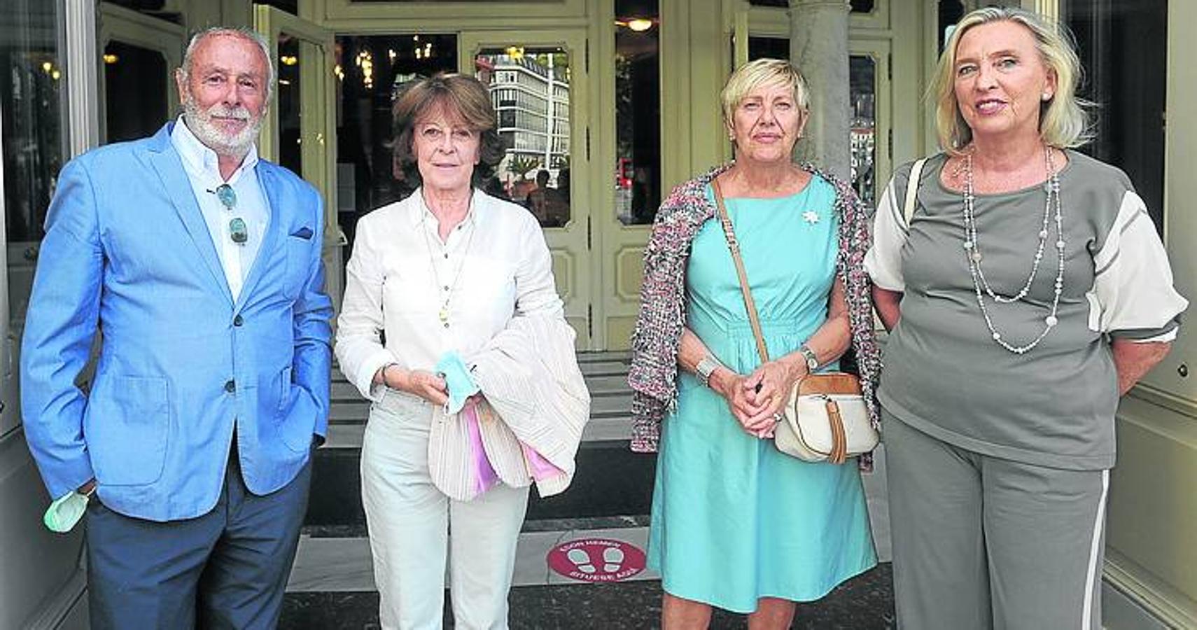 José Miguel Vergara, Matxalen Hormaza, Txaro Azurmendi y Ana Casado.