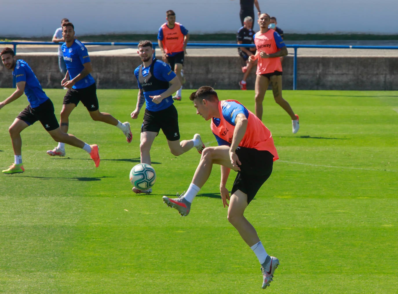 Fotos: El Alavés prepara el último partido de Liga ante el Barça