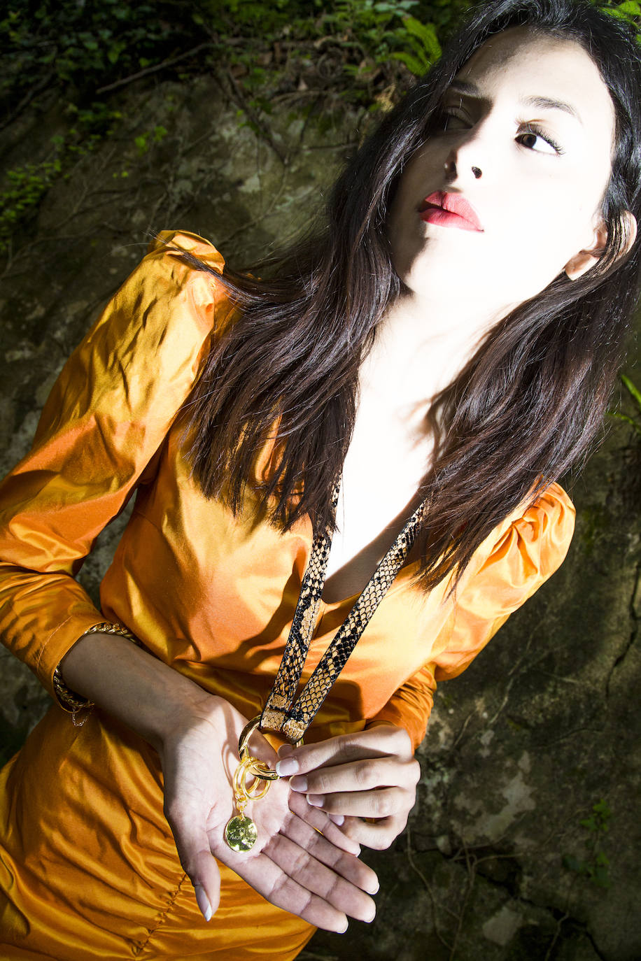 Tras analizar todas y cada una de las propuestas presentadas por la firma francesa Jacquemus sobre los infinitos campos de trigo, el parecido más que razonable de uno de sus bolsos estrella con el 'best seller' de la firma donostiarra Amor Boho ha sorprendido a los seguidores de la marca local