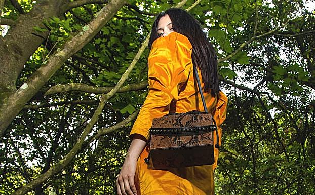 El modelo 'Colombo' en serpiente color marrón.