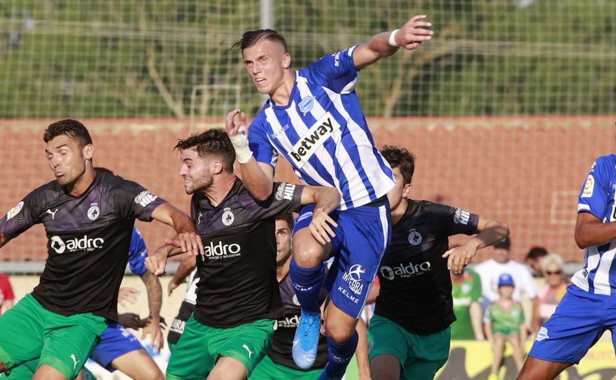 Demirovic, en el amistoso del pasado verano ante el Racing. 