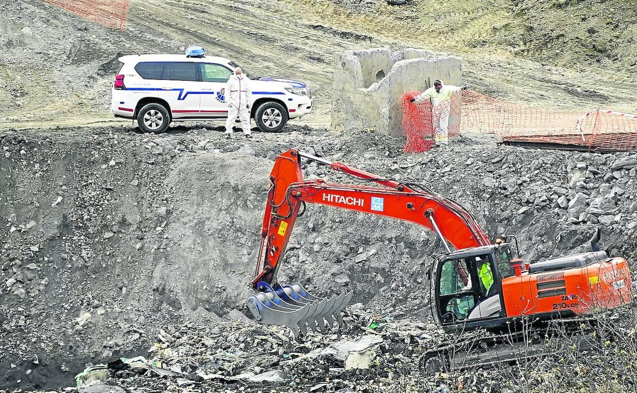 El vertedero de Zaldibar recibía antes del colapso 500.000 toneladas al año de residuos. 