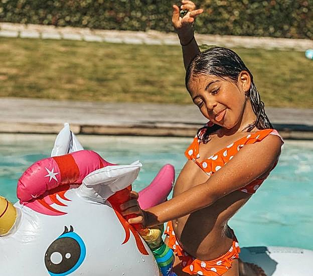 Martina, una de las hijas de Carmen y Gorka.