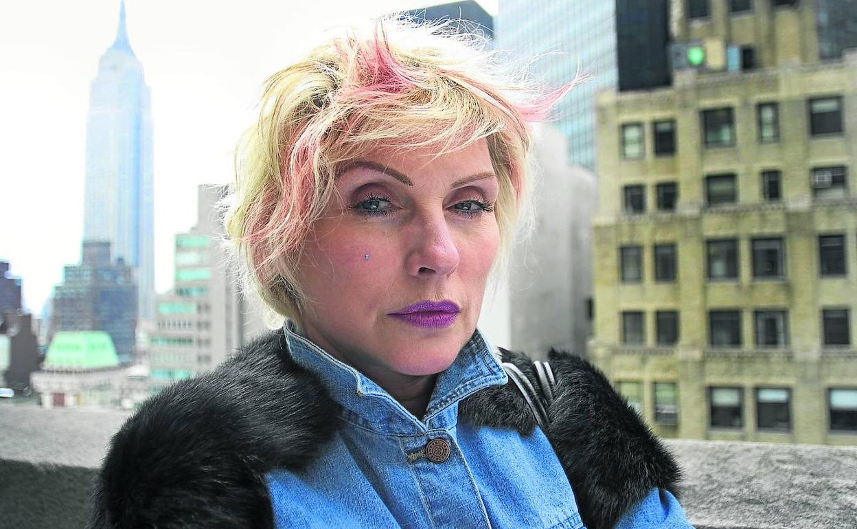 La diva rockera. Una foto de Harry con Nueva York al fondo.