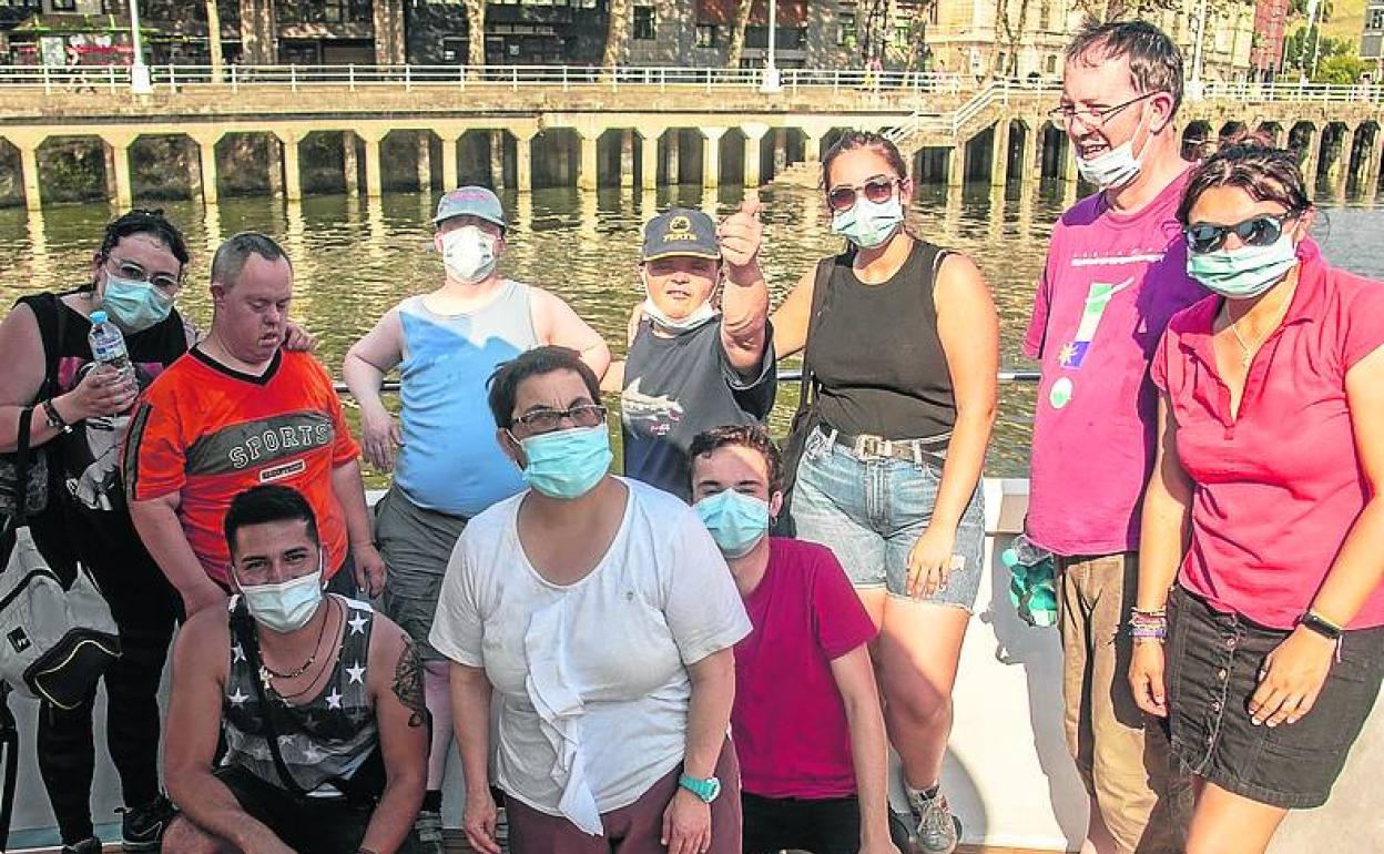 El grupo disfrutó ayer de Bilbao y del Itsasmuseum. 