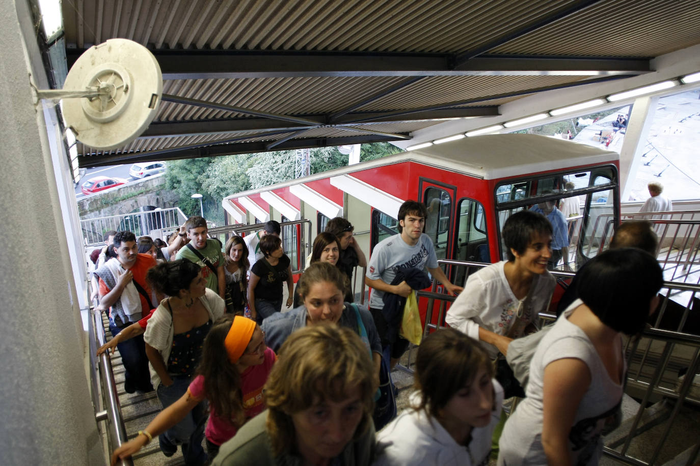 Fotos: El aparato que llevó al cielo bilbaíno a 20 millones de personas