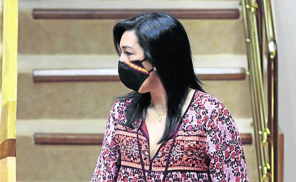 Amaya Martínez (Vox), en la primera sesión de la legislatura. 