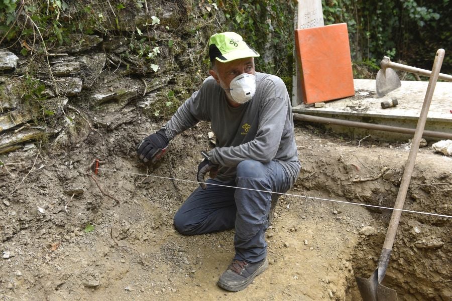 Fotos: Aranzadi localiza los restos del gigante de Altzo