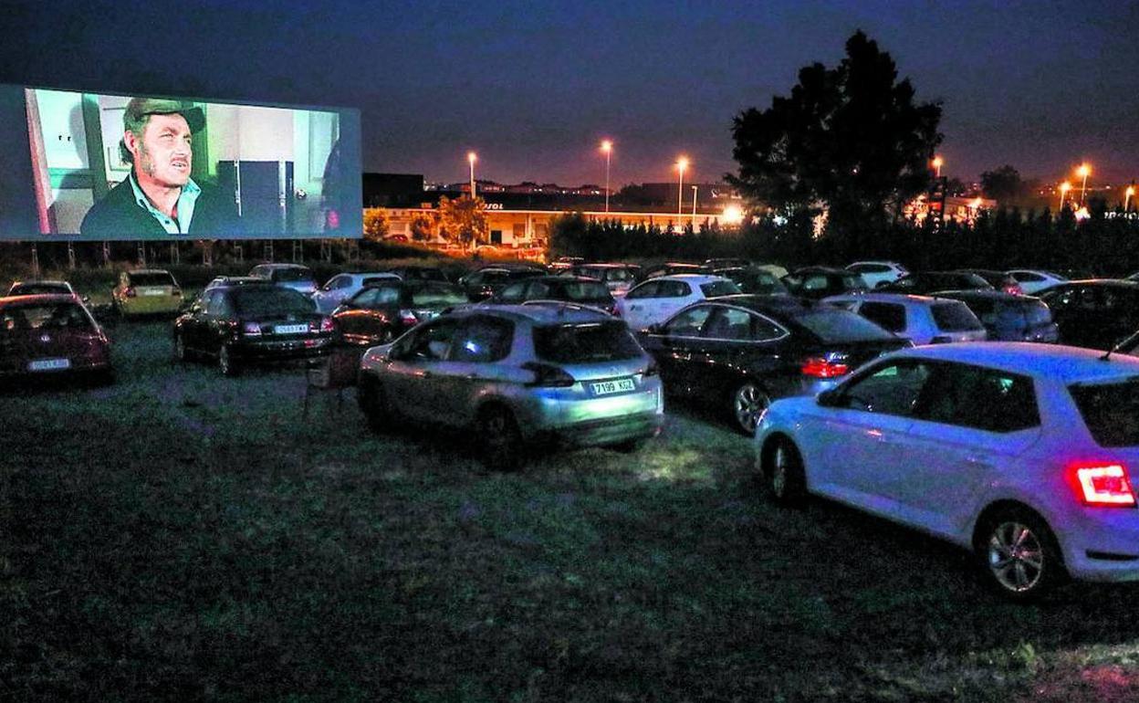 Getxoko autozinema bezalako irudia aurkeztuko du larunbat honetan Gorlizeko parkingak.