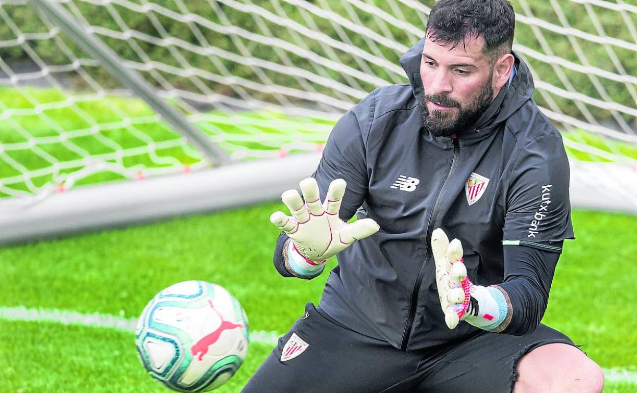 Iago Herrerín, en uno de los entrenamientos de esta semana en Lezama.