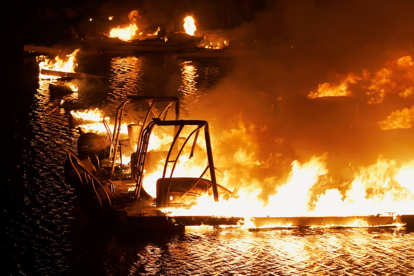 Fotos: El fuego arrasa más de 400.000 hectáreas en California