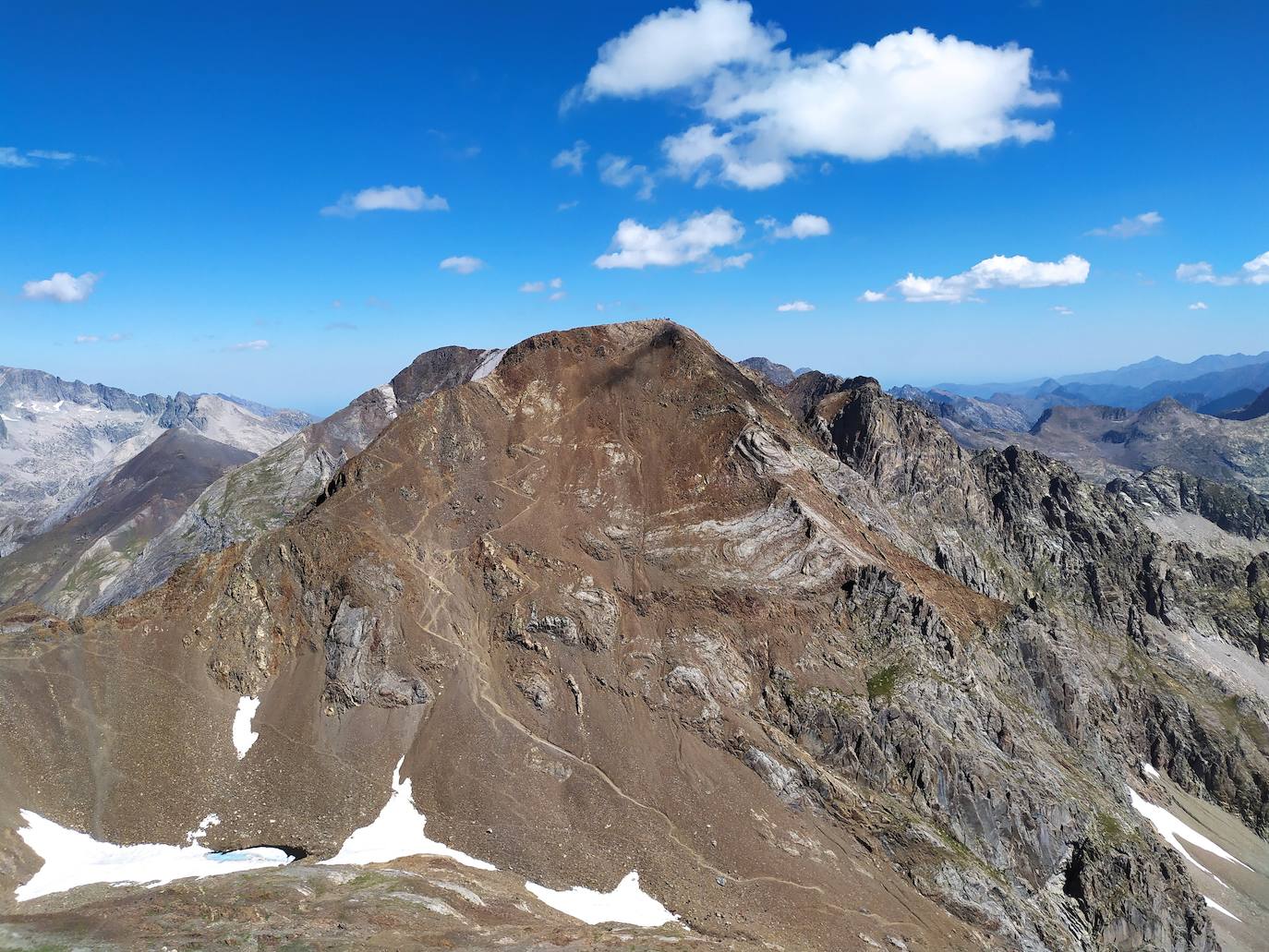 El tramo final del Garmo Negro es el de mayor dificultad. La foto está tomada desde la cima del Argualas.