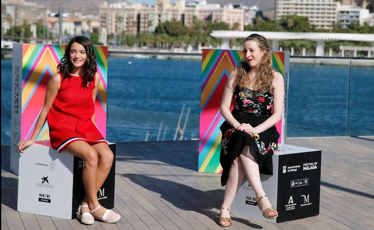 La actriz Andrea Fandos y la directora de 'Las niñas' Pilar Palomero en el Festival de Málaga.