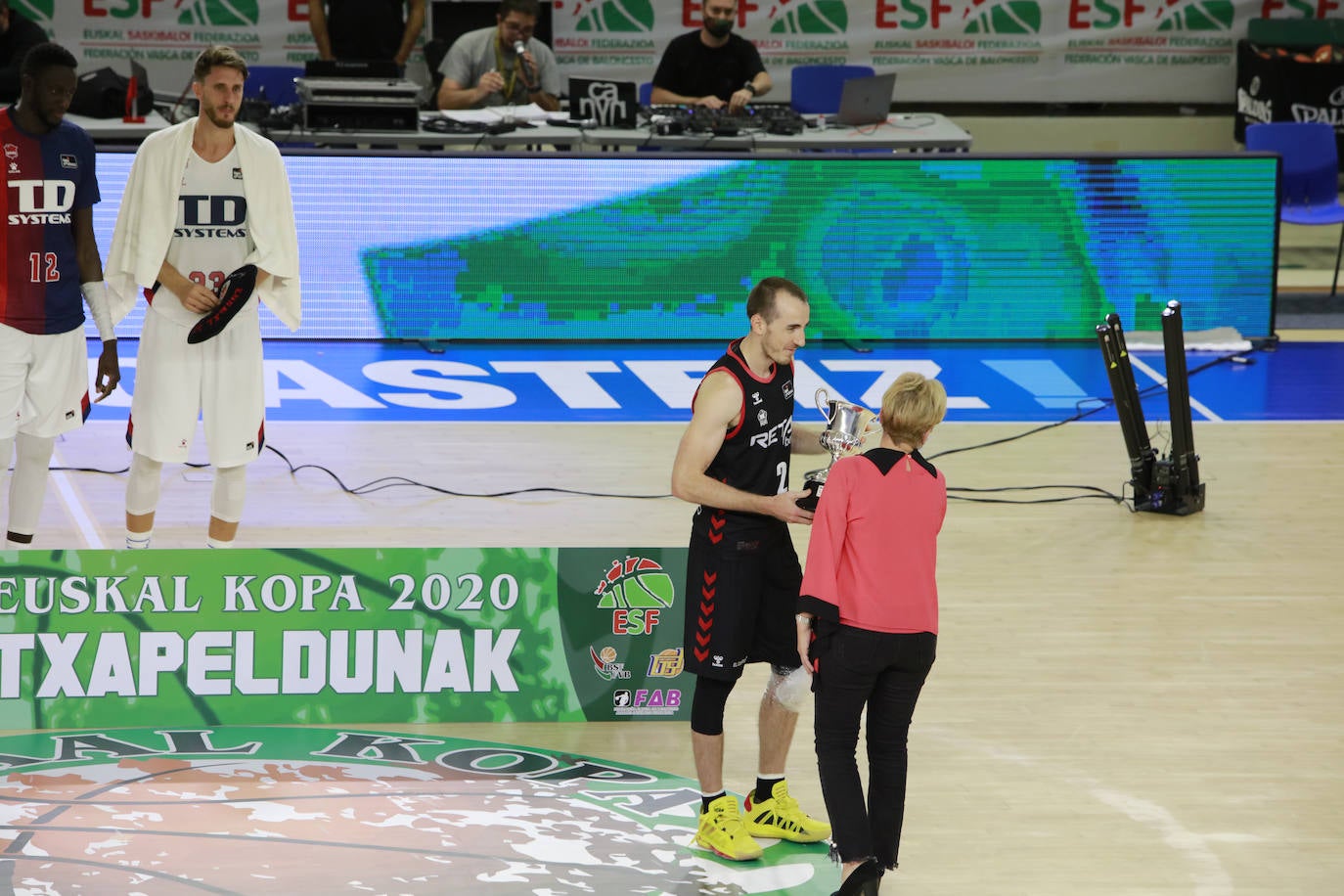 Fotos: Las mejores imágenes del Baskonia - Bilbao Basket de la Euskal Kopa