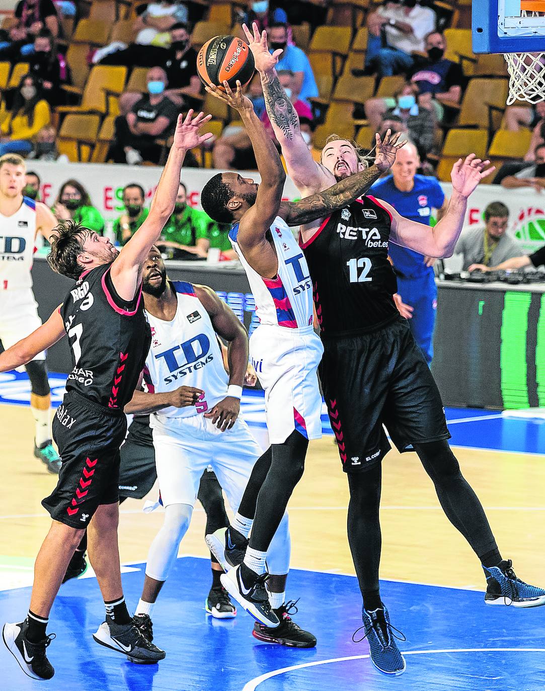 Fotos: Las mejores imágenes del Baskonia - Bilbao Basket de la Euskal Kopa