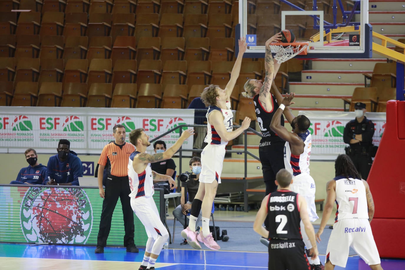 Fotos: Las mejores imágenes del Baskonia - Bilbao Basket de la Euskal Kopa