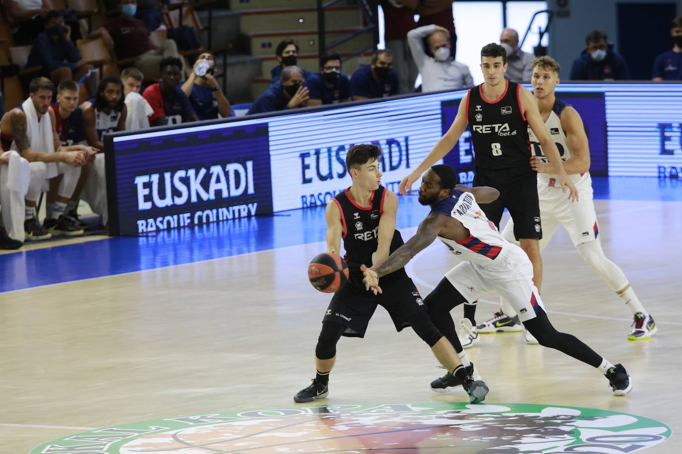 Fotos: Las mejores imágenes del Baskonia - Bilbao Basket de la Euskal Kopa