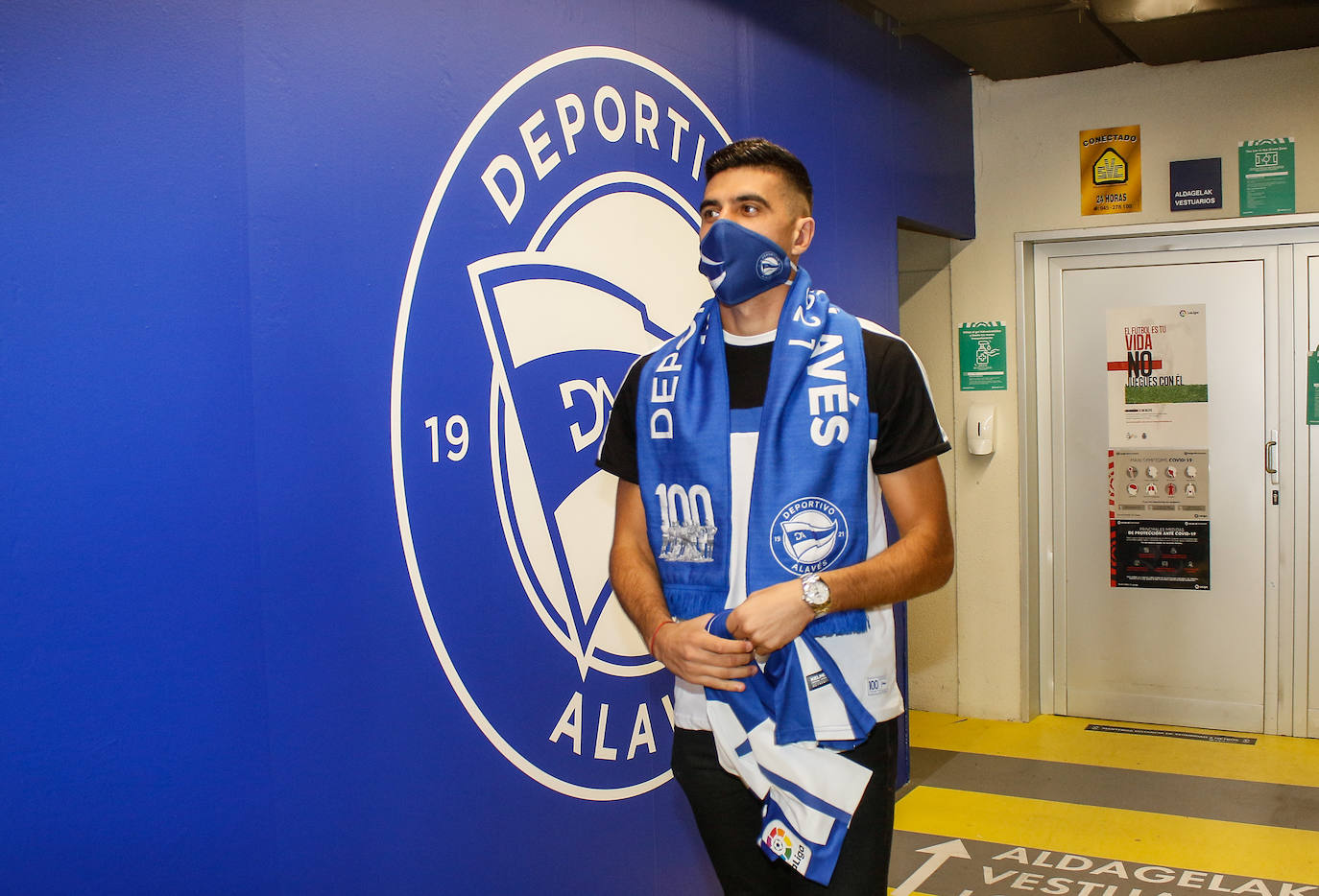 Battaglia, durante su presentación con el Alavés. 