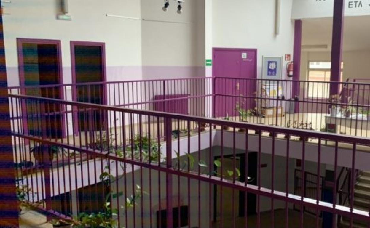 El edificio cuenta con varias aulas al haber acogido durante años a los más pequeños de Ondarroa. O. U. 