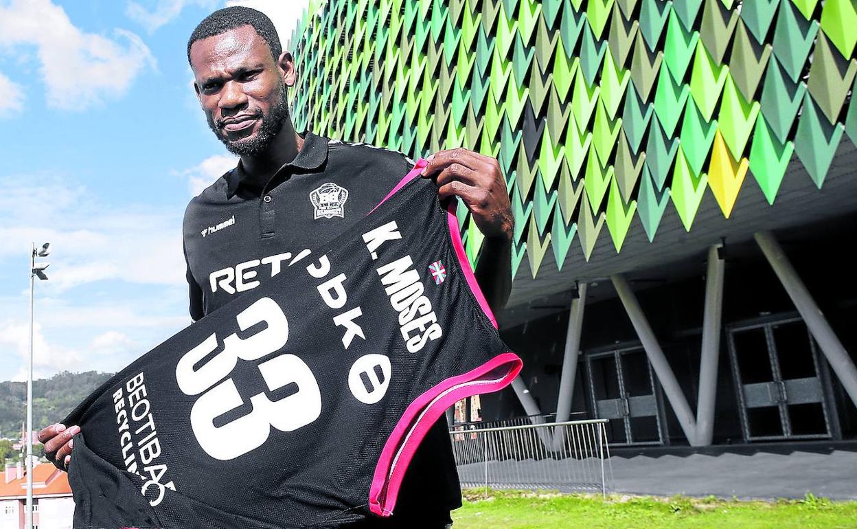 El nigeriano Moses Kingsley, nuevo refuerzo del Bilbao Basket 