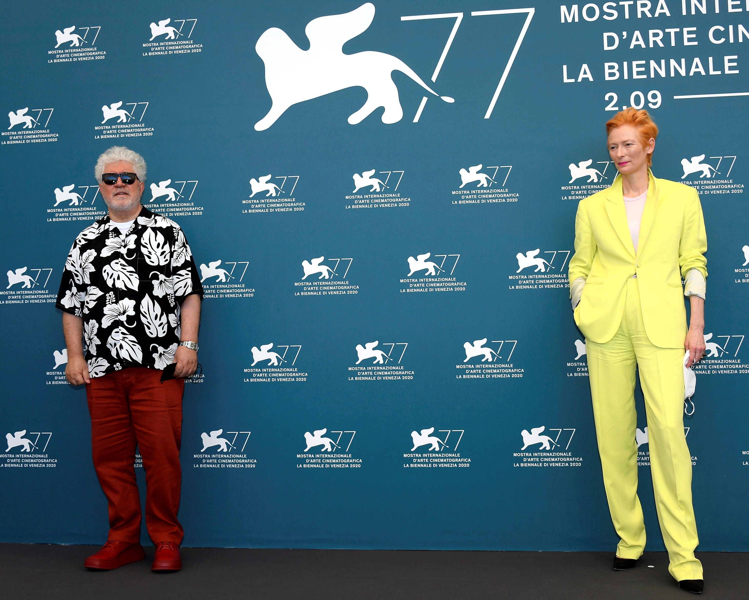 Pedro Almodóvar y la actriz británica Tlda Swinton.