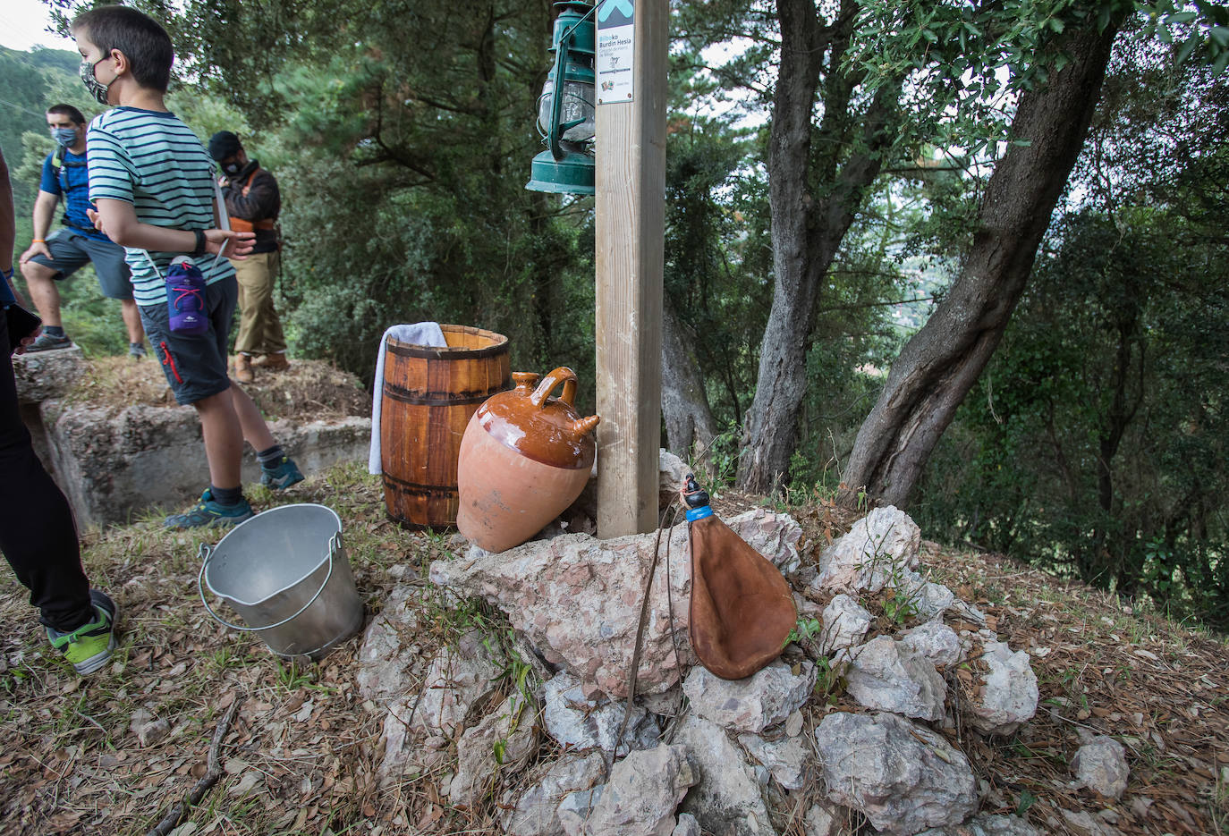 Fotos: La visita teatralizada en Gamiz que recrea los momentos previos a la caída del cinturón de hierro