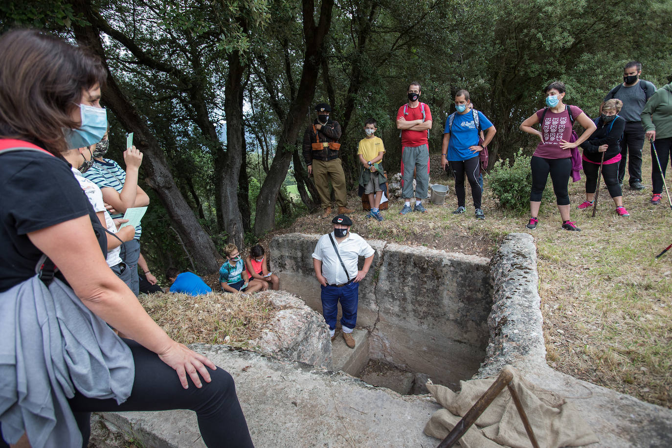 Fotos: La visita teatralizada en Gamiz que recrea los momentos previos a la caída del cinturón de hierro