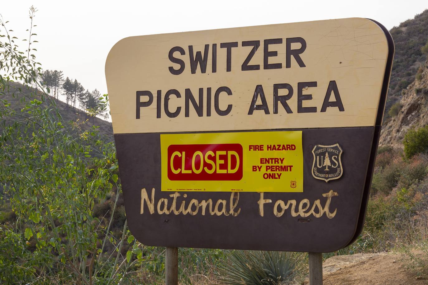 Los estados de California, Oregon y Washington se enfrentan a una serie de fuegos que ya han dejado seis muertos y amenazan con obligar a evacuar a cientos de miles de personas.