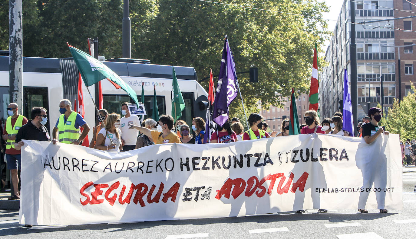 Todos los sindicatos de la enseñanza que han convocado la jornada de huelga han cifrado la participación en la manifestación de Vitoria entre 3.000 y 4.000 personas.