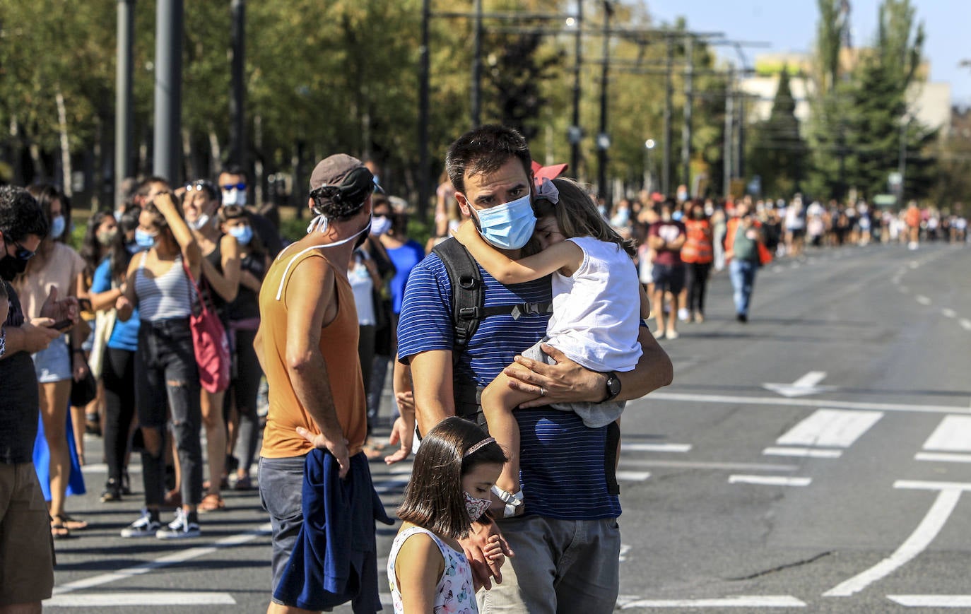 El sofocante calor y el sol han acompañado a los manifestantes durante toda la marcha reivindicativa.