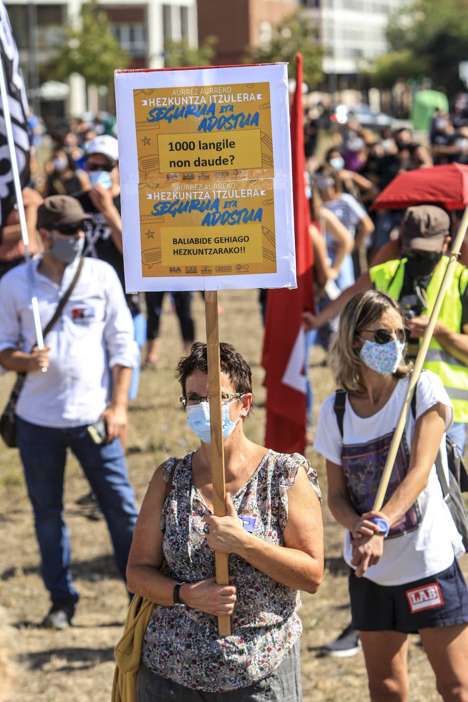 Entre los integrantes de la manifestación se han podido ver innumerables pancartas y carteles reivindicativos.