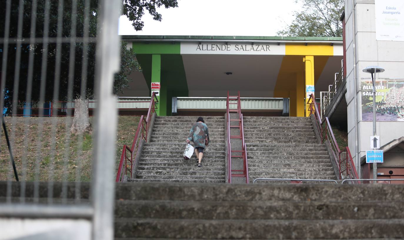 Entrada al Colegio Público Allende Salazar, Gernika 