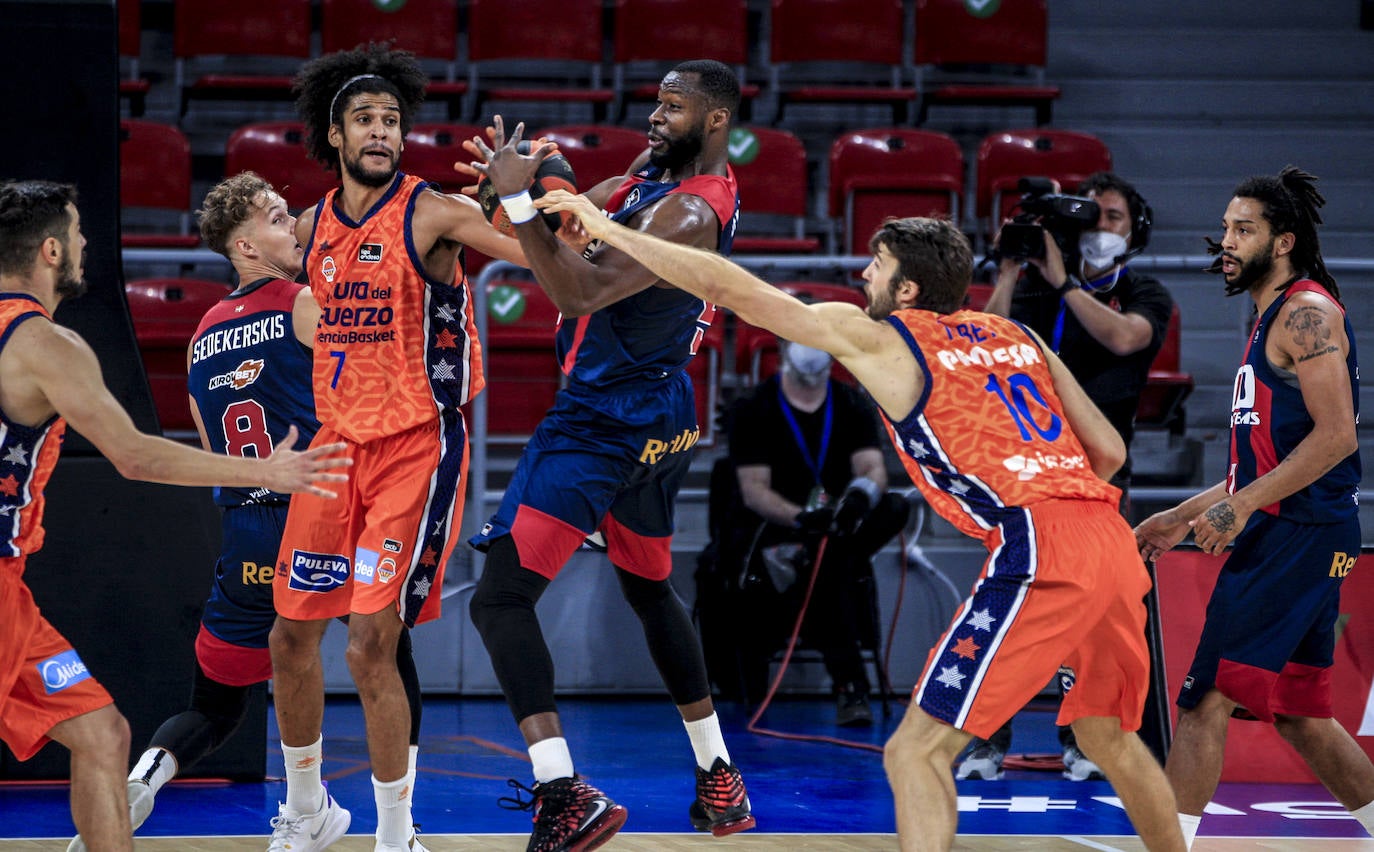 Las fotos del Baskonia - Valencia Basket. 