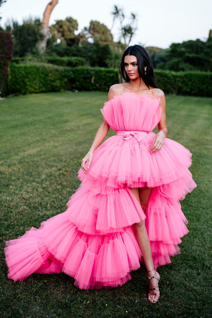 Fotos: La reina del Zinemaldia: Blanca Suárez se marca un «Kendall Jenner» en la alfombra roja