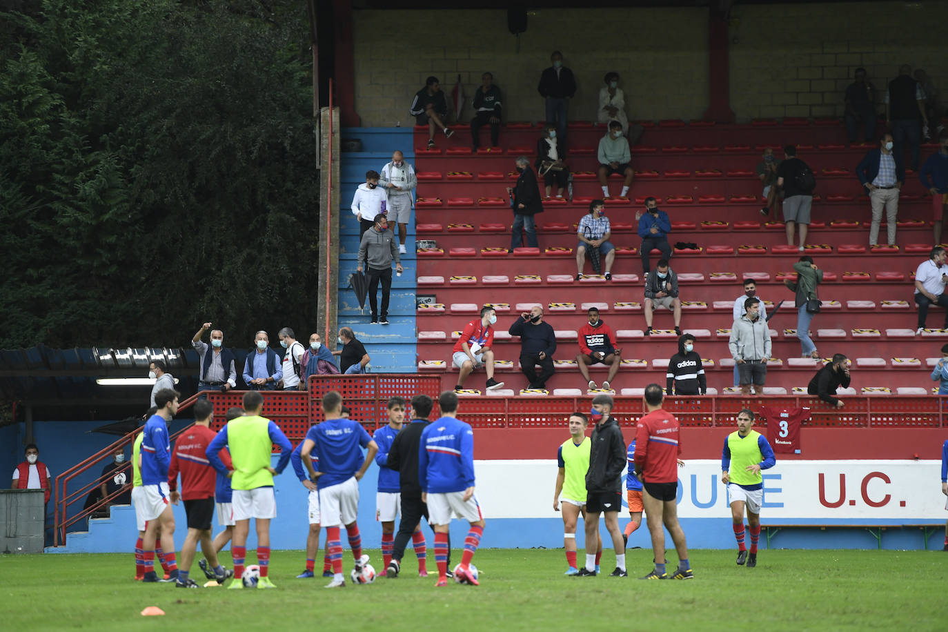 Fotos: Mascarillas, tomar la temperatura... Así ha sido el partido entre el Sodupe y el &#039;Portu&#039; que ha sido suspendido por el positivo de un jugador