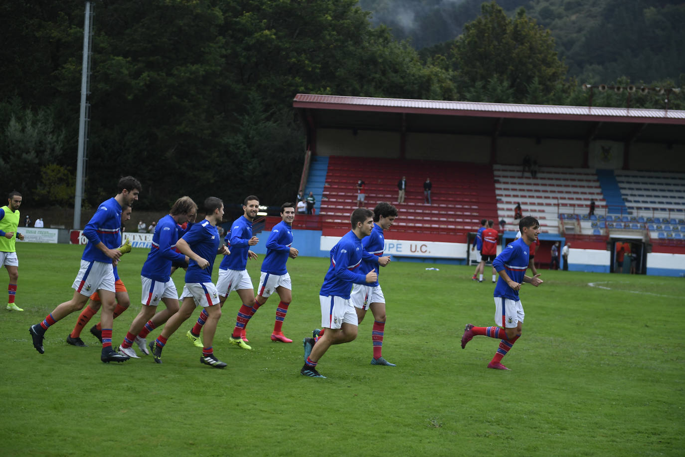 Fotos: Mascarillas, tomar la temperatura... Así ha sido el partido entre el Sodupe y el &#039;Portu&#039; que ha sido suspendido por el positivo de un jugador
