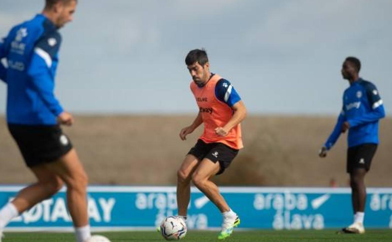 Manu, durante el entrenamiento de este miércoles. 