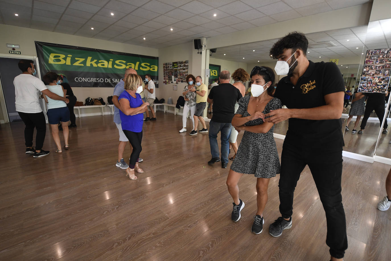 Academia de baile BIZKAISALSA en Zorroza con medidas de seguridad ante la Covid 19
