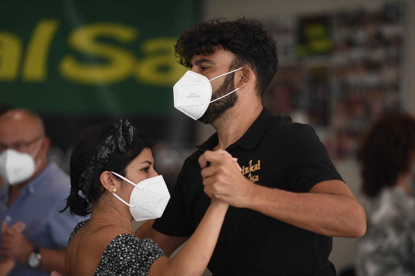 Academia de baile BIZKAISALSA en Zorroza con medidas de seguridad ante la Covid 19
