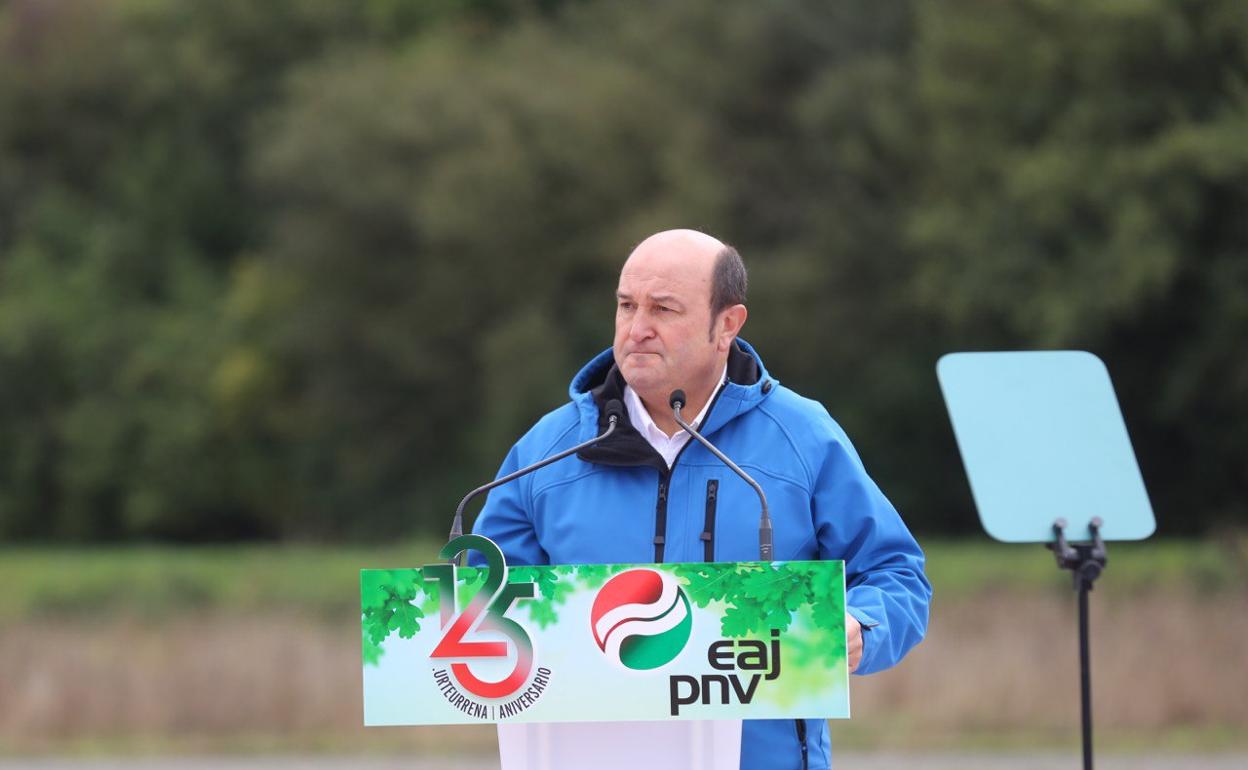 Andoni Ortuzar, durante su intervención. 