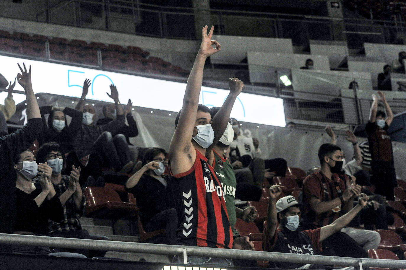 Fotos: Así vivió la afición el regreso al Buesa Arena