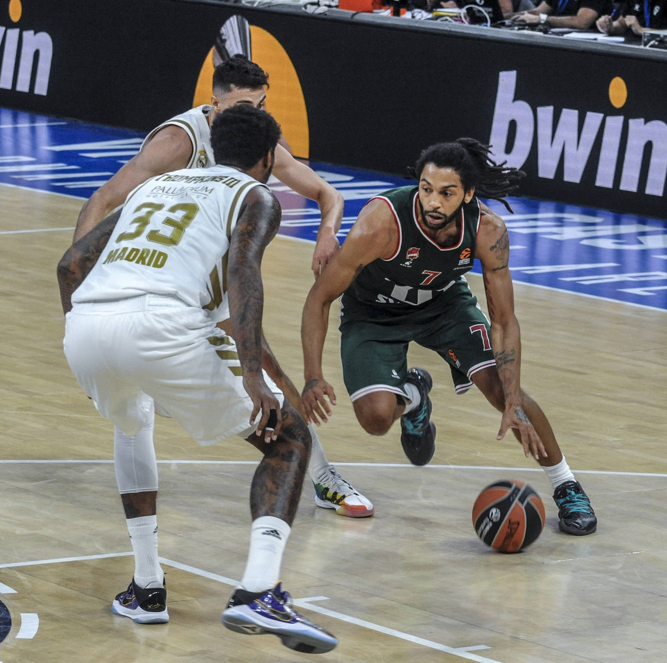 Fotos: Las mejores imágenes del TD Systems Baskonia - Real Madrid